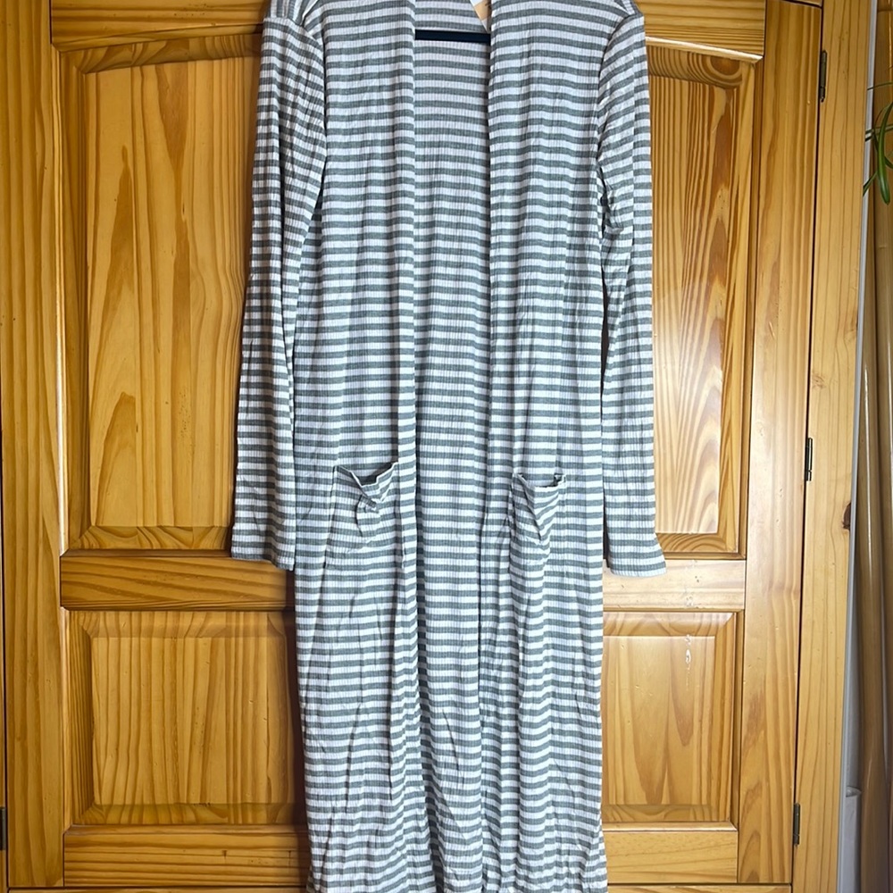 Agnes and Dora Duster size small BNWT